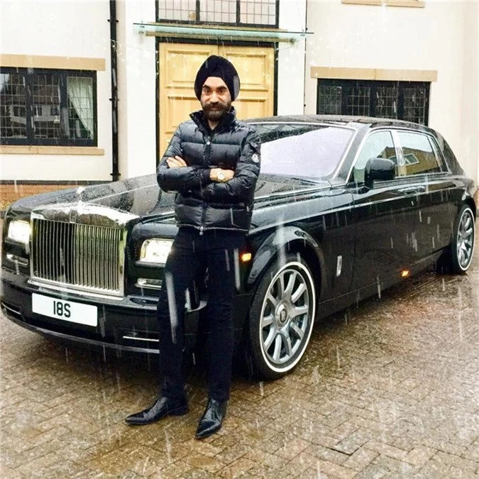 Rolls-Royce Phantom màu đen