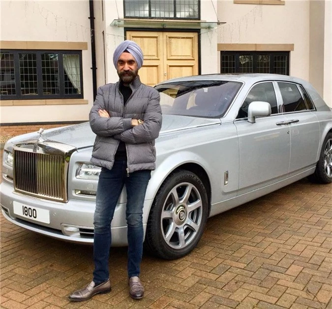 Rolls-Royce Phantom màu bạc