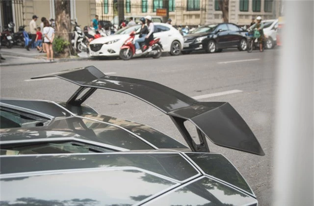 Cặp đôi Lamborghini Aventador Roadster khuấy đảo Hà Nội - Ảnh 10.