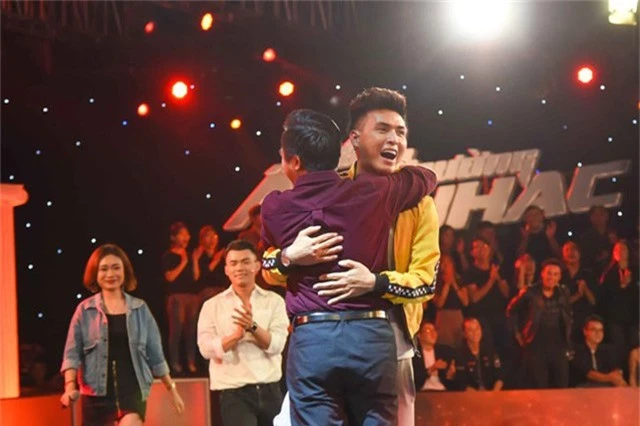 Hồ Quang Hiếu chiến thắng chung cuộc nhờ phần trình diễn xuất sắc của Át chủ bài Lê Minh MTV.Ảnh: Katsu Team