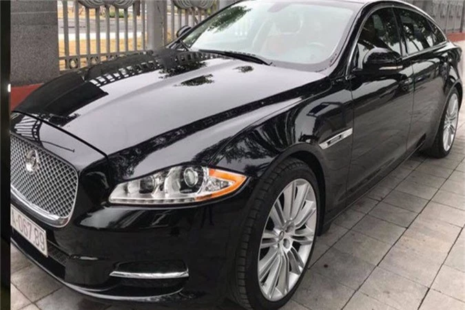 Jaguar XJL Supercharged bien “khung” gia 2,6 ty o Nghe An