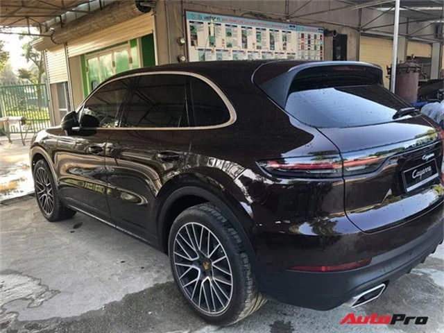 Porsche Cayenne 2018 được dân chơi xứ Nghệ ốp gói phụ kiện cả tỷ đồng - Ảnh 5.