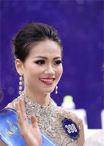 Trong nua nam, nhan sac Hoa hau Phuong Khanh thay doi chong mat-Hinh-2