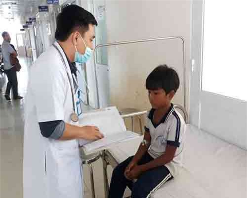 Gia Lai: Tự nướng cóc ăn, 1 em nhỏ tử vong