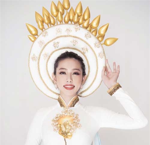 Trang phục truyền thống của Thùy Tiên ở Miss International