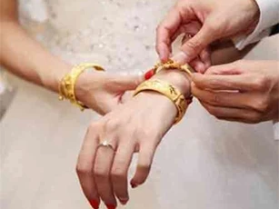 Ngày cưới mẹ chồng cho vàng rồi đòi lại và sự thật khiến con dâu rớt nước mắt