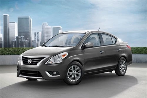 3. Nissan Versa (doanh số: 99.724 chiếc).