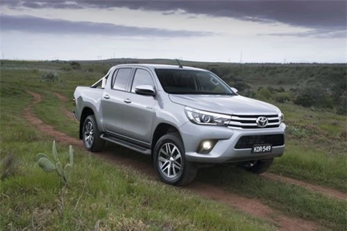 4. Toyota Hilux (doanh số: 99.623 chiếc).