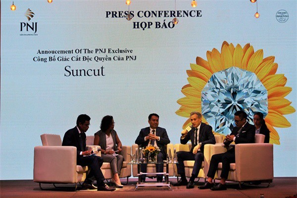 PNJ 'bắt tay' cùng Swarovski tạo ra sản phẩm PNJ Suncut