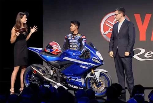 2019 Yamaha YZF-R3 ra bản đặc biệt, toàn trang bị hàng khủng. 2019 Yamaha YZF-R3 bản đặc biệt vừa được trình làng tại triển lãm xe EICMA 2018 với những trang bị tối tân, nâng tầm đẳng cấp cho dòng môtô được yêu thích này. (CHI TIẾT)