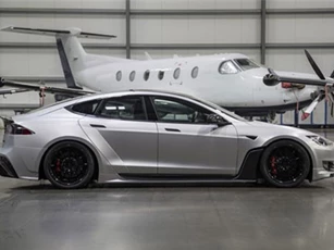 Ảnh chi tiết Tesla Model S phiên bản thân rộng, giá hơn 200.000 USD