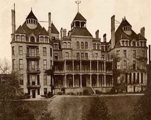 Chi tiết rùng mình trong khách sạn "ma ám" nổi tiếng nước Mỹ