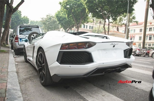 Lamborghini Aventador Roadster từng của Cường Đô-la lạ lẫm sau khi qua tay đại gia Hà thành - Ảnh 2.