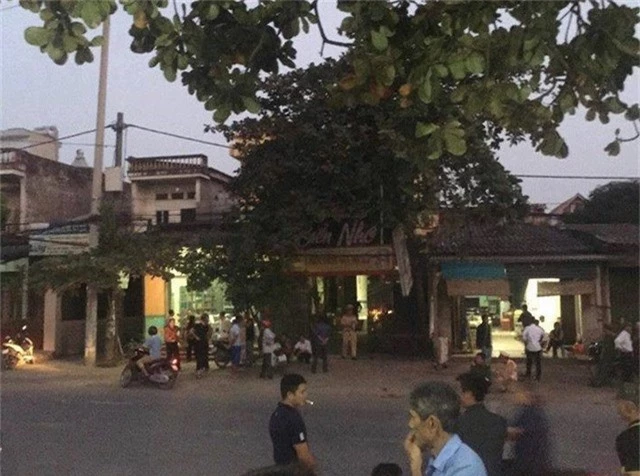 Hiện trường vụ án xảy ra tại quán cafe karaoke Biển Nhớ trên địa bàn thị trấn Lâm Thao (Ảnh CTV)