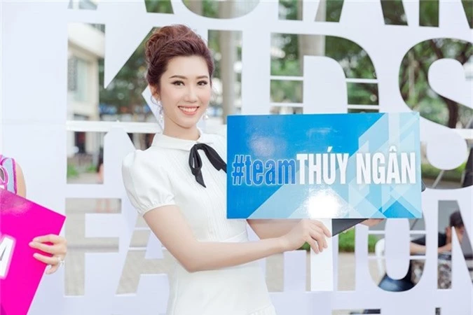 thuy ngan dien dam trang thanh lich hoi ngo sieu mau ha anh hinh 2