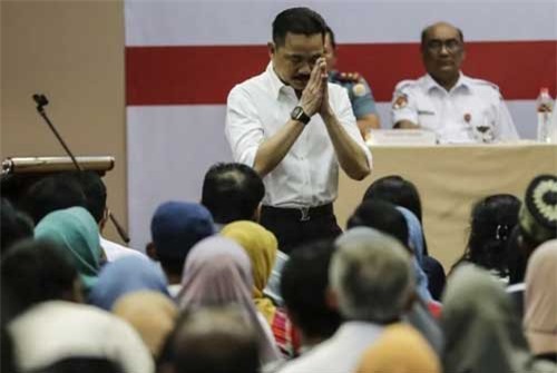 Rơi máy bay Indonesia: Hành động kỳ lạ của chủ hãng