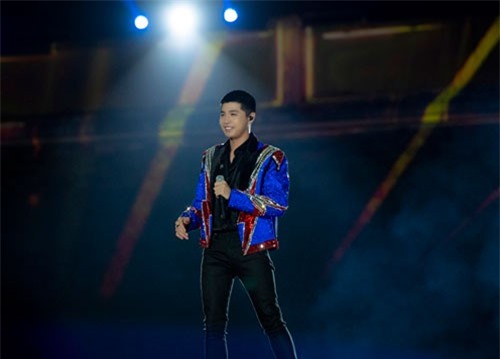 Sau thừa nhận yêu Mai Phương Thúy, Noo Phước Thịnh xuất hiện ở Hà Nội