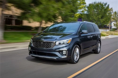 Mức giá của Kia Sedona trong tháng 11 tăng lên đáng kể so với mức giá khởi điểm từ 1,069 tỷ đồng ở phiên bản cũ.