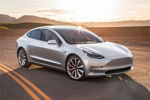 6. Tesla Model 3 (doanh số: 17,750 chiếc). 