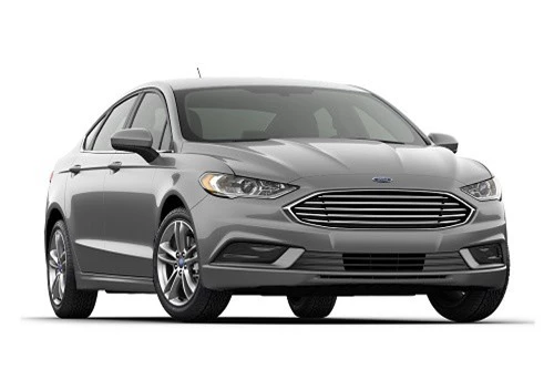 8. Ford Fusion (doanh số: 15,932 chiếc).