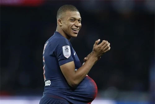 Tiền vệ phải: Kylian Mbappe (Paris Saint-Germain, giá: 180 triệu euro).