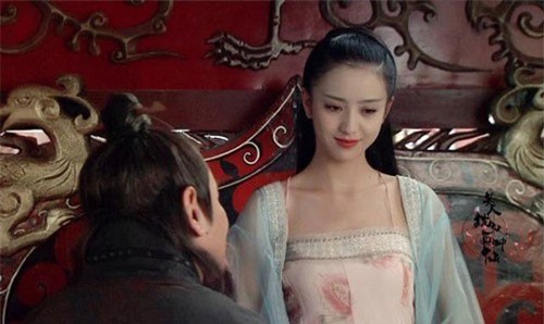 "Học lỏm" bí kíp phòng the của Hoàng hậu "kỹ nữ" khiến vua điên đảo, mê mệt