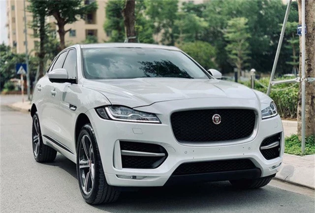 Mới lăn bánh 868 km, Jaguar F-Pace R-Sport đã bị đại gia Việt bán vội với giá trên 4 tỷ đồng - Ảnh 3.