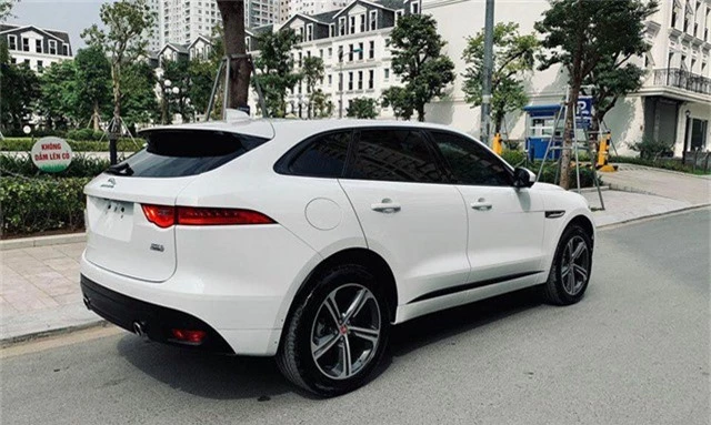 Mới lăn bánh 868 km, Jaguar F-Pace R-Sport đã bị đại gia Việt bán vội với giá trên 4 tỷ đồng - Ảnh 7.