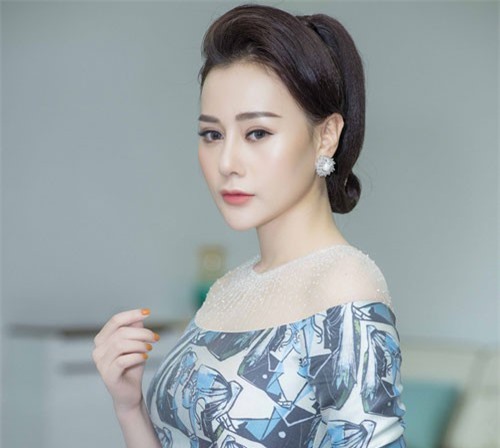 Phương Oanh sốc nặng khi liên tục bị anti-fan đánh sập trang cá nhân