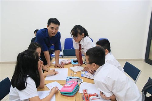 Giáo viên giỏi chạy từ trường công sang tư