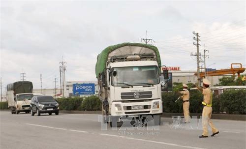 Tước trên 660 giấy phép lái xe cố tình chở quá tải