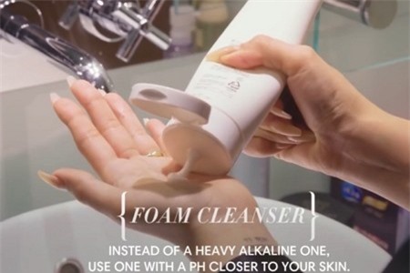 Clip: Học lỏm 'phù thủy make-up' Pony cách chăm sóc da buổi tối