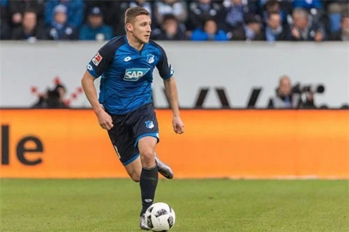 Hậu vệ cánh phải: Pavel Kaderabek (Hoffenheim).