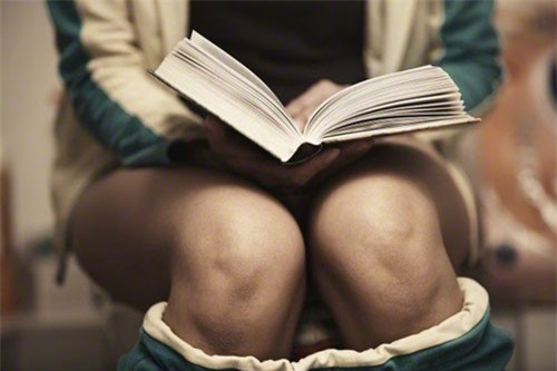 5 thói quen sai lầm trong nhà vệ sinh mà nhiều người mắc phải