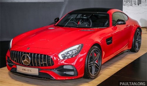 Cận cảnh siêu xe Mercedes-AMG GT C, giá 8,2 tỷ 