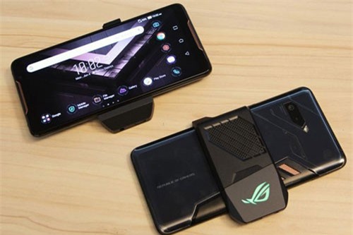 Clip: Mở hộp smartphone gaming của Asus, giá gần 26 triệu