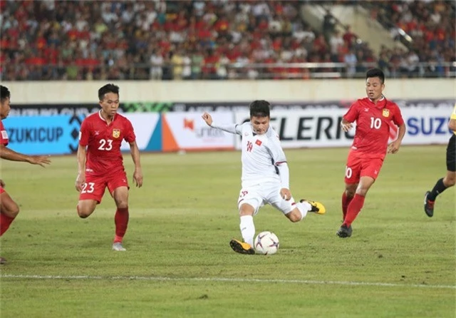  Quang Hải đã có một trận đấu xuất sắc trước Lào 
