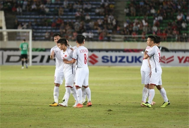  Quang Hải ấn định chiến thắng 3-0 cho đội tuyển Việt Nam trước Lào 