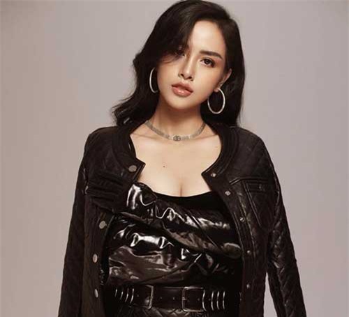 Chị dâu Bảo Thy gây bất ngờ với hình ảnh giống Hoa hậu Tiểu Vy như hai giọt nước