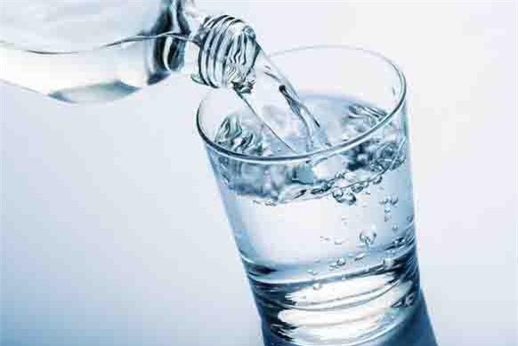 Clip: Uống quá nhiều nước có thể dẫn đến tử vong