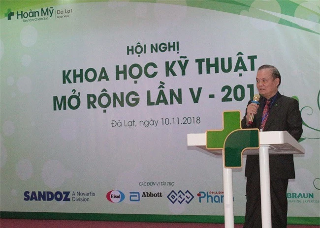 -	Tiến sĩ, Bác sĩ Nguyễn Xuân Vinh, Giám đốc Bệnh viện Hoàn Mỹ Đà Lạt chi sẻ tại Hội nghị