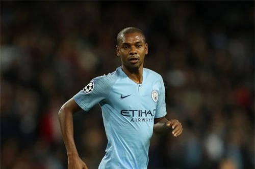 Tiền vệ: Fernandinho (Man City).