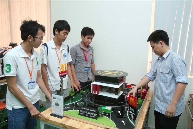 Giáo viên giỏi chạy từ trường công sang tư: Trường công tìm cách xoay xở