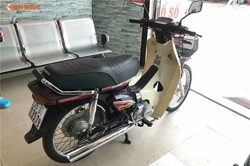 Honda Dream Thái sau 17 năm bán hơn 100 triệu ở Sài Gòn. Xe máy Honda Dream II nhập khẩu nguyên chiếc từ Thái Lan vào khoảng năm 2001. Sau khoảng 17 năm, chiếc xe này được chủ nhân chạy chỉ khoảng 5500km. Hiện nó đang được rao bán hơn 100 triệu ở Sài Gòn. (CHI TIẾT)