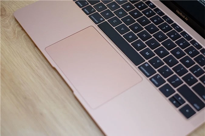 MacBook Air 2018 màn Retina về Việt Nam: Máy đẹp, giá chát