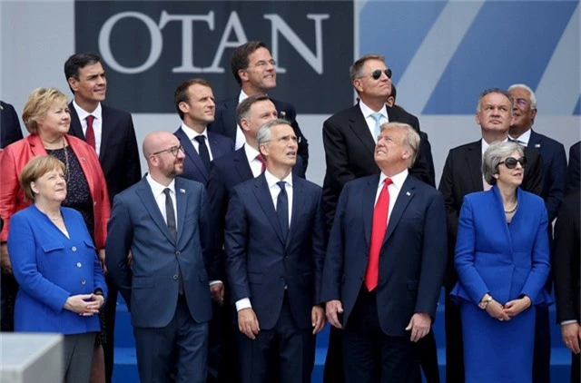 
Tổng thống Trump chụp ảnh cùng các nhà lãnh đạo NATO tại hội nghị thượng đỉnh NATO ở Bỉ hồi tháng 7. (Ảnh: Getty)
