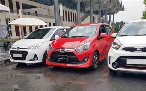 Toyota Wigo bán vượt Hyundai Grand i10 - Tân binh vươn thành vua phân khúc và lời đe doạ từ xe Nhật tới xe Hàn. Sự thành công của Toyota Wigo được minh chứng bằng doanh số ngay tháng đầu tiên mở bán. Thêm sự góp mặt của Honda Brio, phân khúc A năm 2019 có thể sẽ chứng kiến sự áp đảo của xe Nhật. (CHI TIẾT)