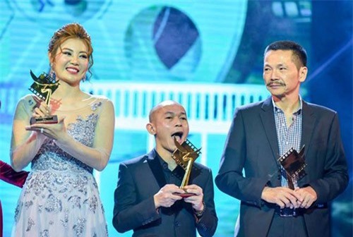 Diễn viên 'Thương nhớ ở ai': Cao 1,49m bị hot girl cao 1,65m, kém 10 tuổi cưa đổ