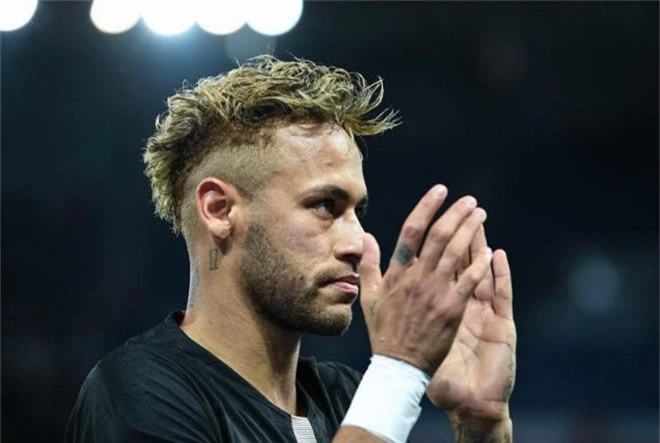 Choáng ngợp PSG "đốt tiền": Neymar đứng vỗ tay nhận 10 tỷ đồng/tháng - 1