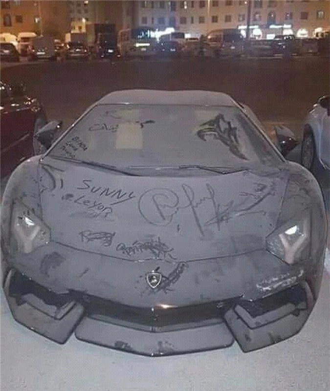 Lamborghini Aventador bị bỏ rơi và nằm phủ bụi, cư dân mạng thốt lên: 